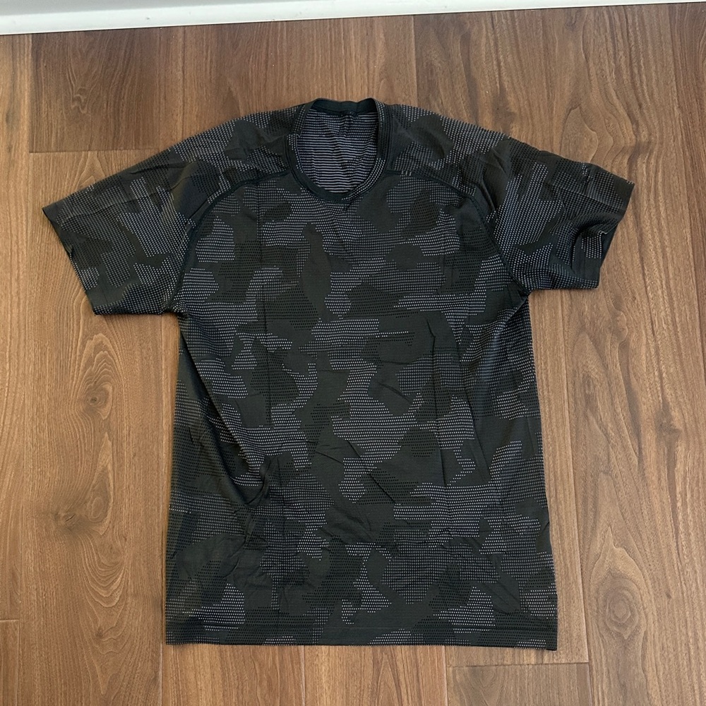 Lululemon Athletica Black Patterned Tee - image 1